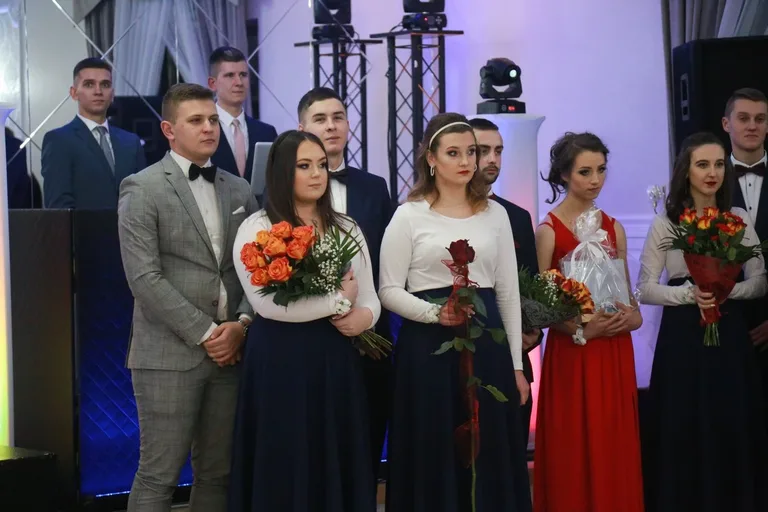 Studniówka maturzystów ZSCKR w Starym Lubiejewie (zdjęcia, wideo)