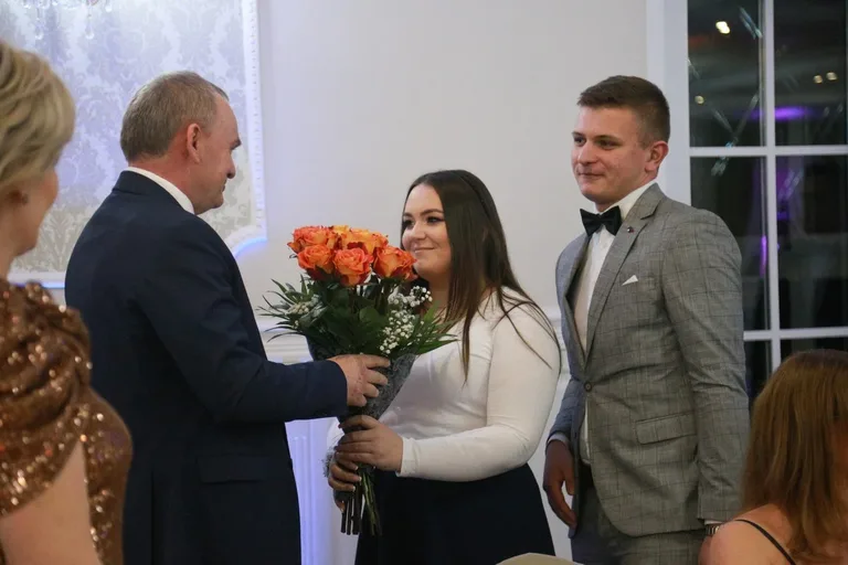 Studniówka maturzystów ZSCKR w Starym Lubiejewie (zdjęcia, wideo)