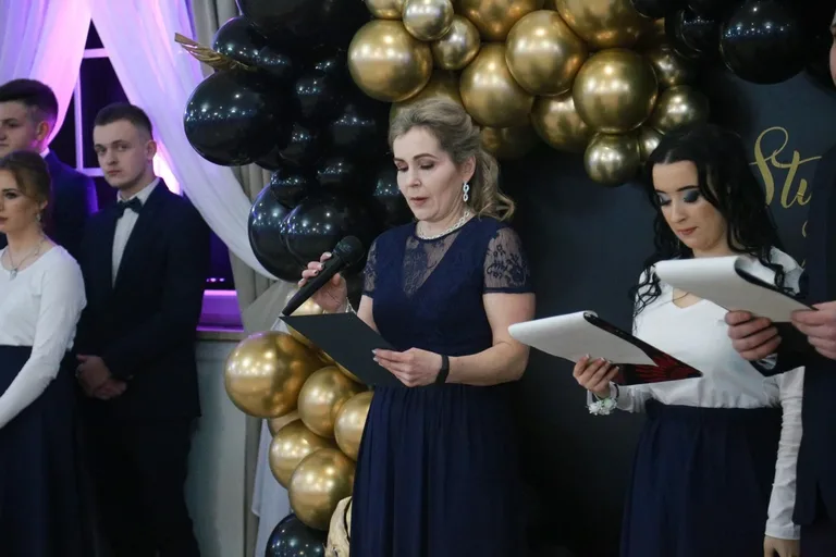 Studniówka maturzystów ZSCKR w Starym Lubiejewie (zdjęcia, wideo)