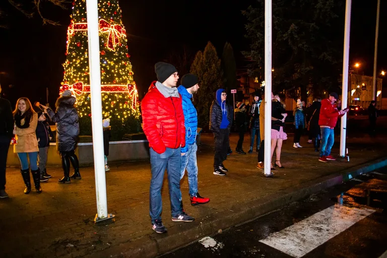 Mieszkańcy Ostrowi Mazowieckiej przywitali Nowy Rok (zdjęcia)