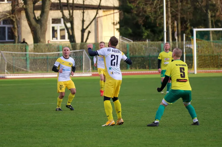 Ostrovia ograła KS Wąsewo. Pożegnalny gol Małkińskiego