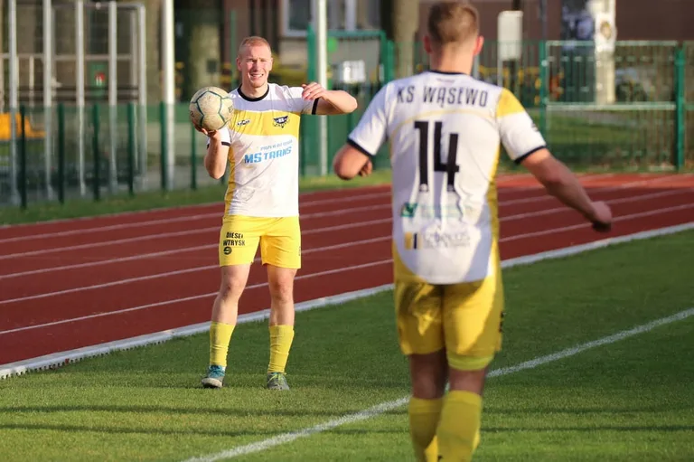 Ostrovia ograła KS Wąsewo. Pożegnalny gol Małkińskiego