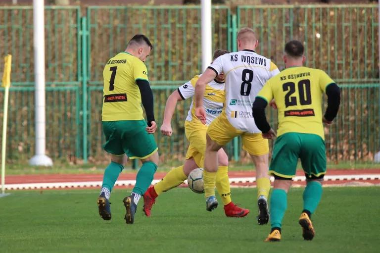 Ostrovia ograła KS Wąsewo. Pożegnalny gol Małkińskiego