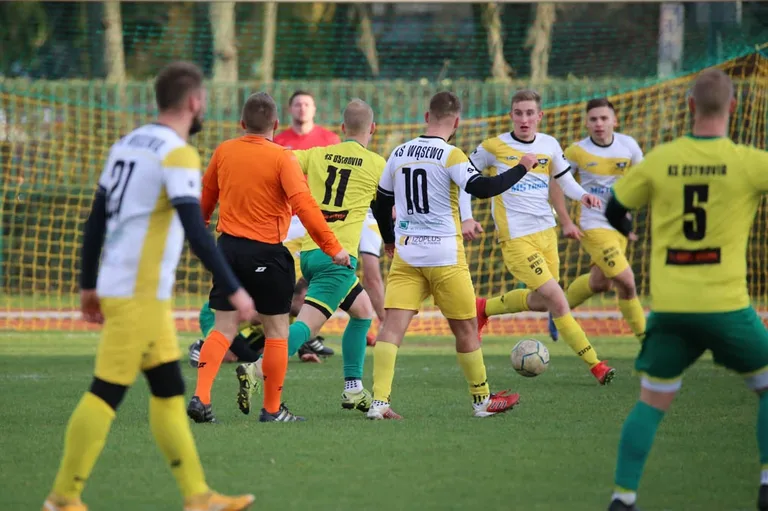 Ostrovia ograła KS Wąsewo. Pożegnalny gol Małkińskiego