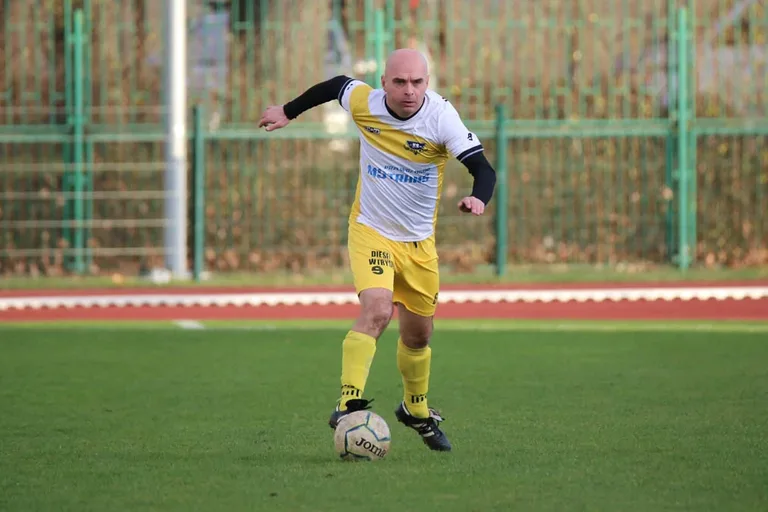 Ostrovia ograła KS Wąsewo. Pożegnalny gol Małkińskiego