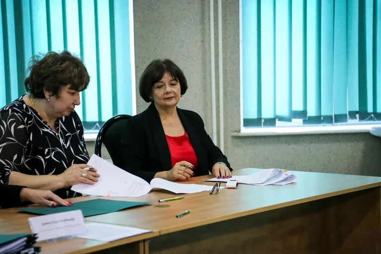 Cztery gminy z powiatu ostrowskiego podpisały umowy o dofinansowanie (zdjęcia)