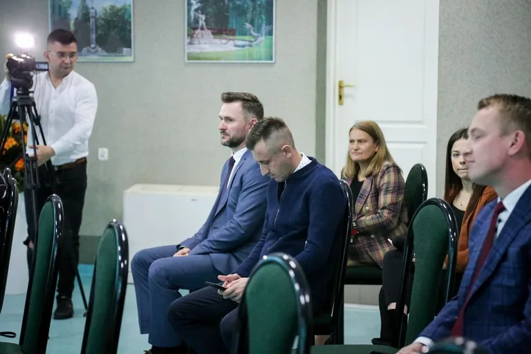 Cztery gminy z powiatu ostrowskiego podpisały umowy o dofinansowanie (zdjęcia)