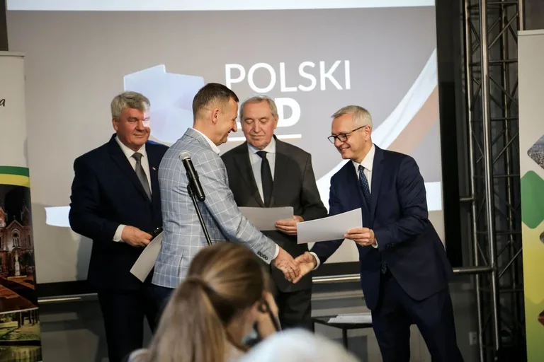 Miasto Ostrów Mazowiecka otrzymało 30 mln. złotych z Rządowego Funduszu Polski Ład (zdjęcia)
