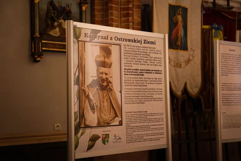 Rozdanie nagród laureatom konkursu plastycznego "PRYMAS KARDYNAŁ STEFAN WYSZYŃSKI" w Zuzeli (zdjęcia)