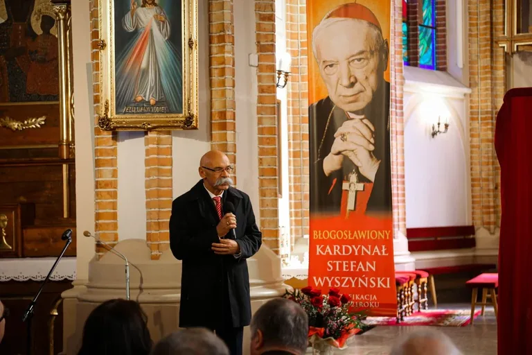 Rozdanie nagród laureatom konkursu plastycznego "PRYMAS KARDYNAŁ STEFAN WYSZYŃSKI" w Zuzeli (zdjęcia)