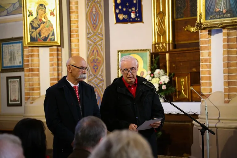 Rozdanie nagród laureatom konkursu plastycznego "PRYMAS KARDYNAŁ STEFAN WYSZYŃSKI" w Zuzeli (zdjęcia)