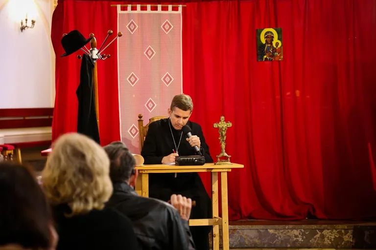 Rozdanie nagród laureatom konkursu plastycznego "PRYMAS KARDYNAŁ STEFAN WYSZYŃSKI" w Zuzeli (zdjęcia)