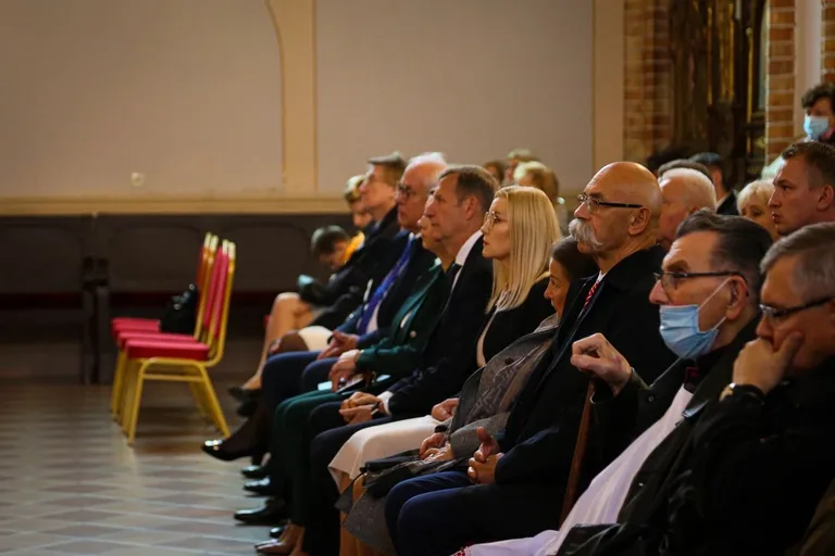 Rozdanie nagród laureatom konkursu plastycznego "PRYMAS KARDYNAŁ STEFAN WYSZYŃSKI" w Zuzeli (zdjęcia)