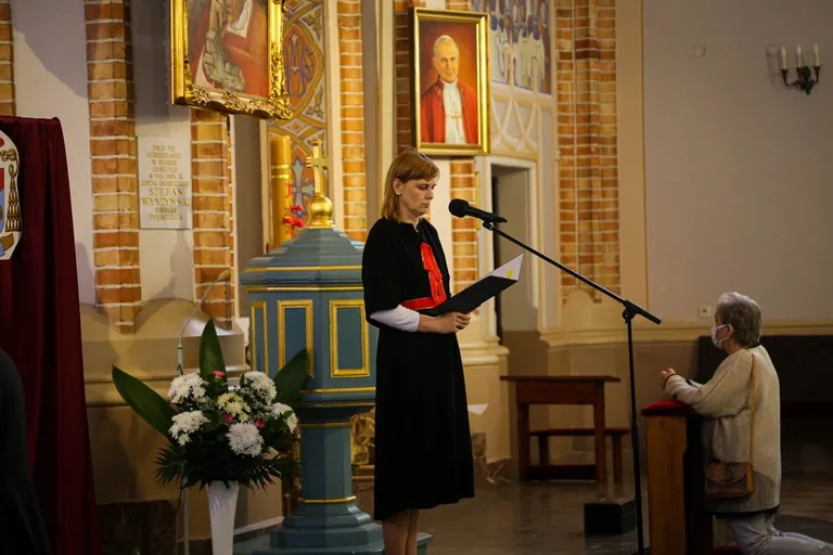 Rozdanie nagród laureatom konkursu plastycznego "PRYMAS KARDYNAŁ STEFAN WYSZYŃSKI" w Zuzeli (zdjęcia)