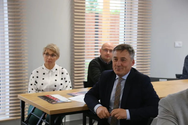 Spotkanie rekrutacyjno-organizacyjne dotyczące studiów podyplomowych Executive MBA w Wąsewie (zdjęcia)