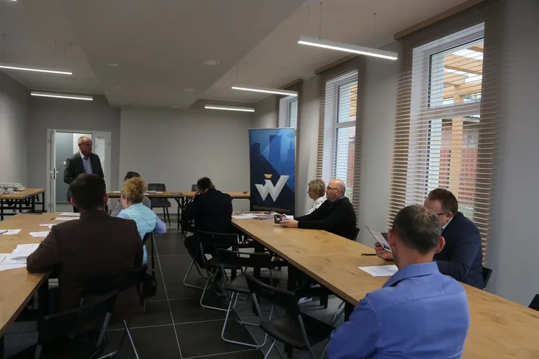 Spotkanie rekrutacyjno-organizacyjne dotyczące studiów podyplomowych Executive MBA w Wąsewie (zdjęcia)