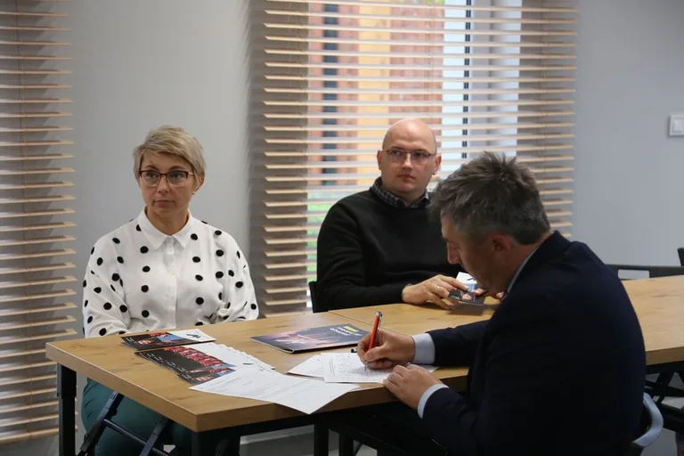 Spotkanie rekrutacyjno-organizacyjne dotyczące studiów podyplomowych Executive MBA w Wąsewie (zdjęcia)