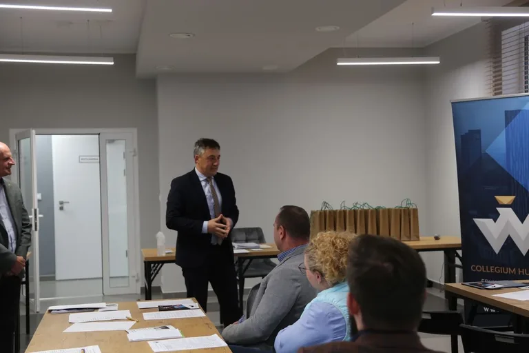 Spotkanie rekrutacyjno-organizacyjne dotyczące studiów podyplomowych Executive MBA w Wąsewie (zdjęcia) 