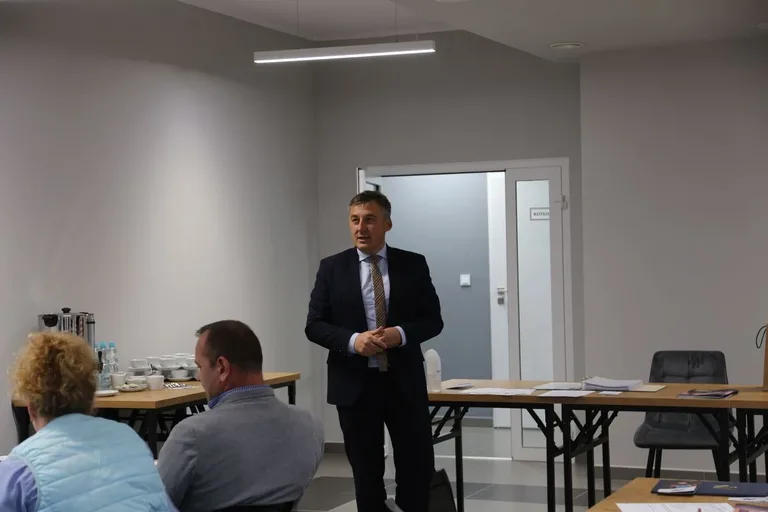 Spotkanie rekrutacyjno-organizacyjne dotyczące studiów podyplomowych Executive MBA w Wąsewie (zdjęcia) 