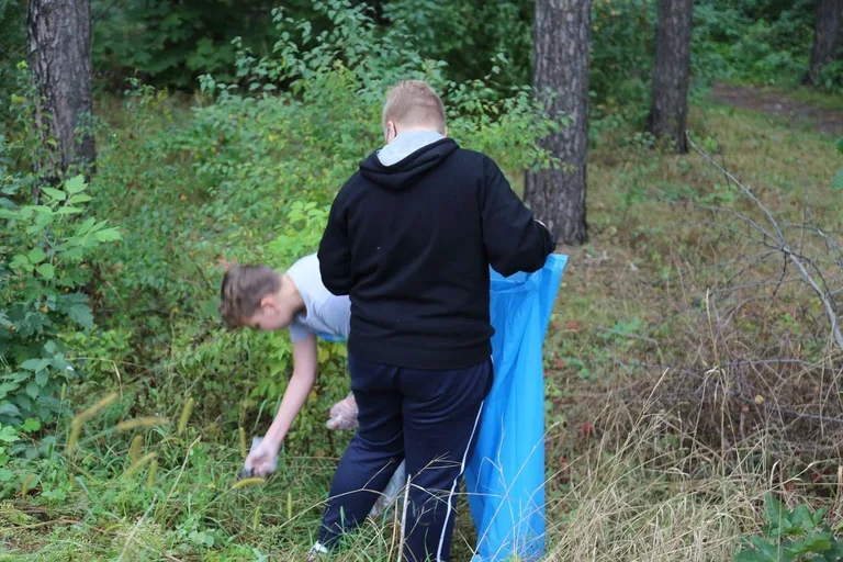 Akcja "Sprzątanie Świata" w Małkini Górnej (zdjęcia)