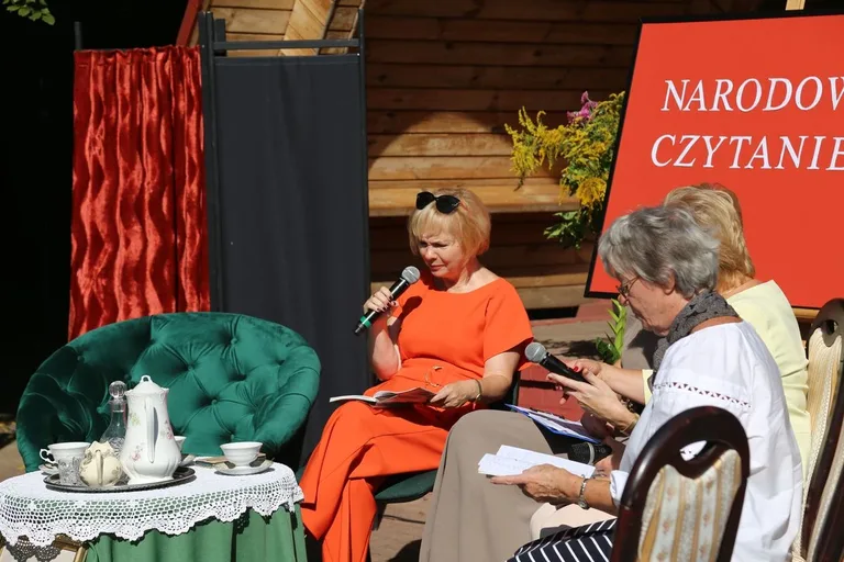 "Narodowe Czytanie" w Ostrowi Mazowieckiej (zdjęcia)