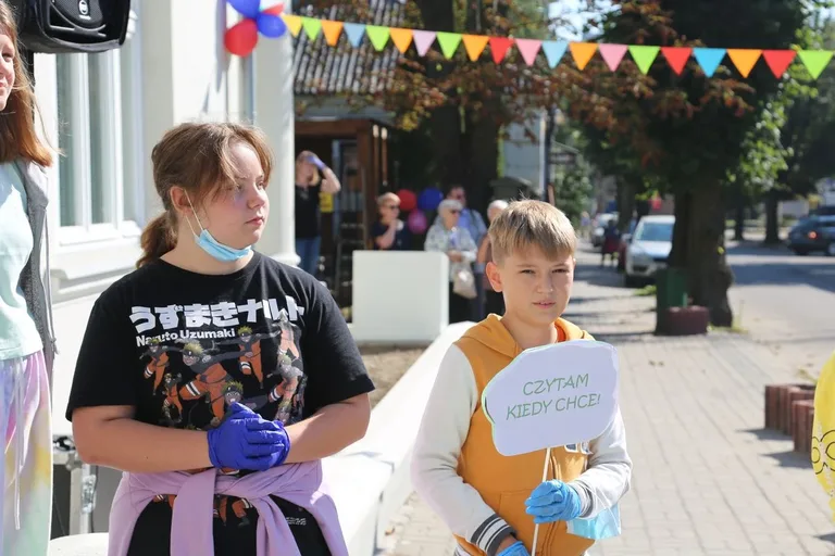 Happening Miejskiej Biblioteki Publicznej w Ostrowi Mazowieckiej (zdjęcia)