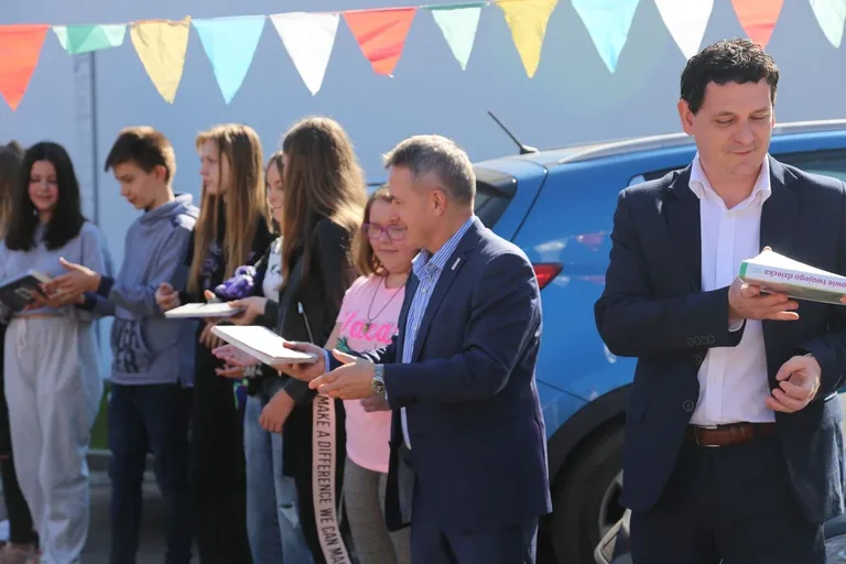 Happening Miejskiej Biblioteki Publicznej w Ostrowi Mazowieckiej (zdjęcia)