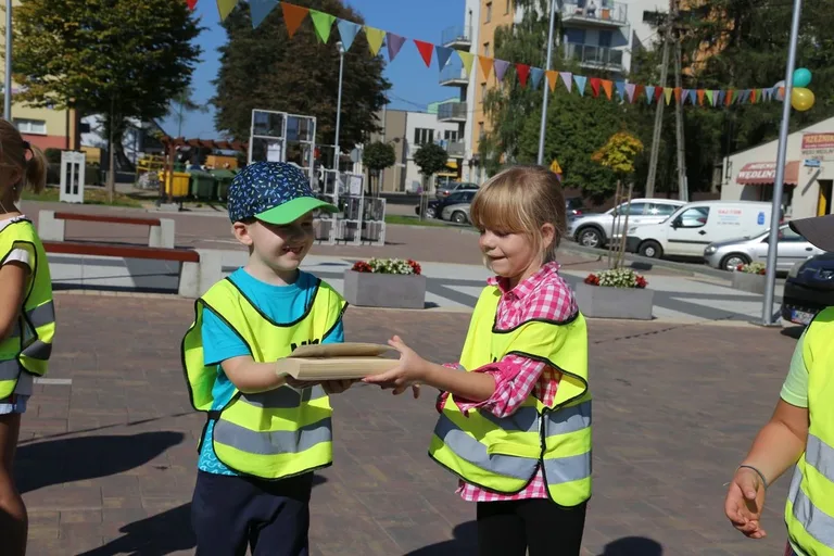 Happening Miejskiej Biblioteki Publicznej w Ostrowi Mazowieckiej (zdjęcia)