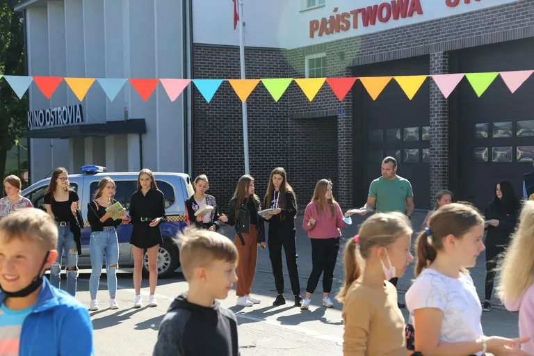 Happening Miejskiej Biblioteki Publicznej w Ostrowi Mazowieckiej (zdjęcia)