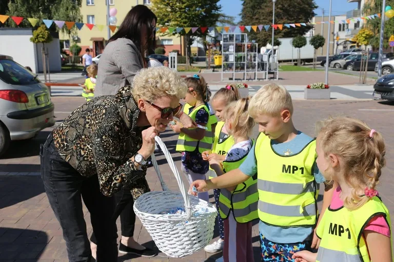 Happening Miejskiej Biblioteki Publicznej w Ostrowi Mazowieckiej (zdjęcia)
