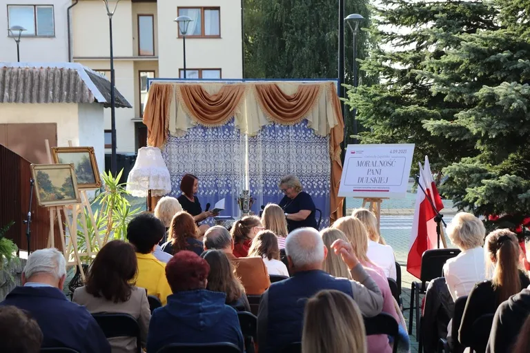 Narodowe Czytanie w Małkini Górnej (zdjęcia)
