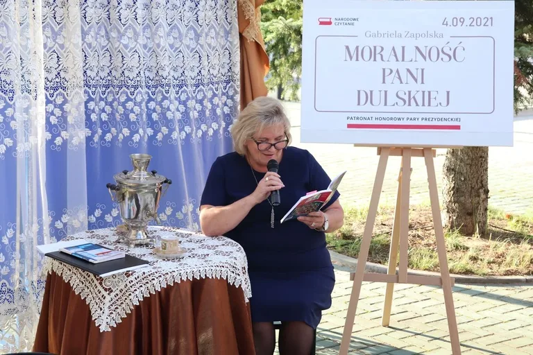 Narodowe Czytanie w Małkini Górnej (zdjęcia)