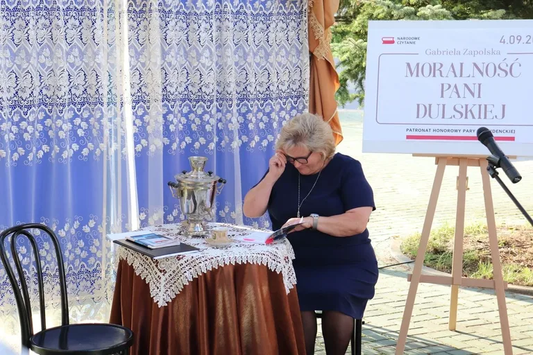 Narodowe Czytanie w Małkini Górnej (zdjęcia)