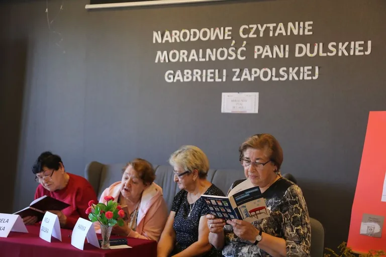 "Narodowe Czytanie" w Andrzejewie (zdjęcia)