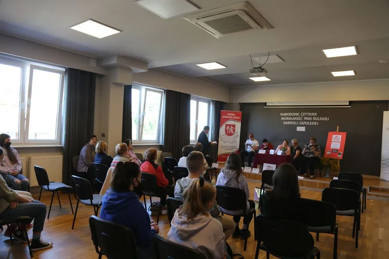 "Narodowe Czytanie" w Andrzejewie (zdjęcia)
