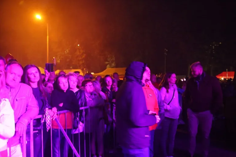 Zespół Łzy gwiazdą wieczoru dożynek gminnych! (zdjęcia)
