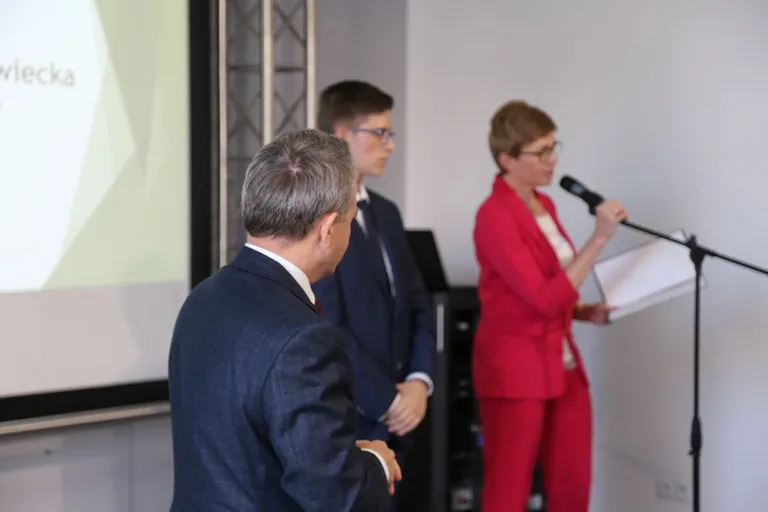 Burmistrz nagrodził najzdolniejszych uczniów w Ostrowi Mazowieckiej (zdjęcia)