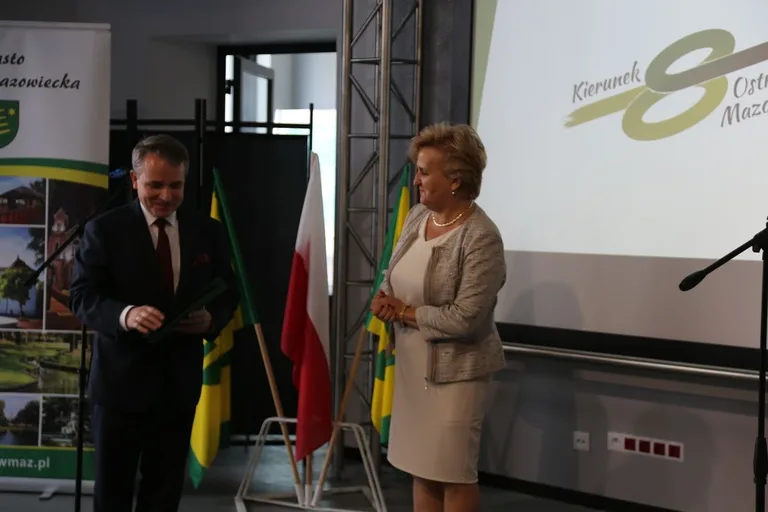 Burmistrz nagrodził najzdolniejszych uczniów w Ostrowi Mazowieckiej (zdjęcia)