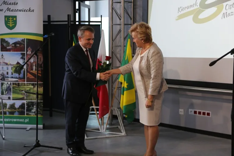 Burmistrz nagrodził najzdolniejszych uczniów w Ostrowi Mazowieckiej (zdjęcia)