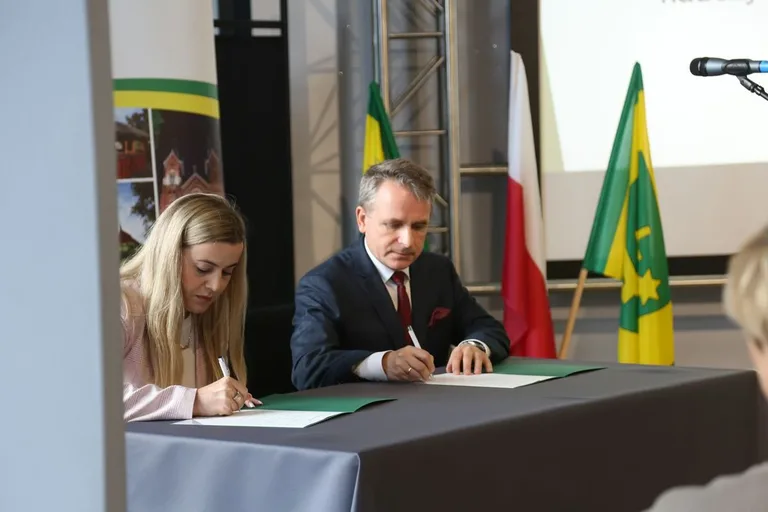 Burmistrz nagrodził najzdolniejszych uczniów w Ostrowi Mazowieckiej (zdjęcia)