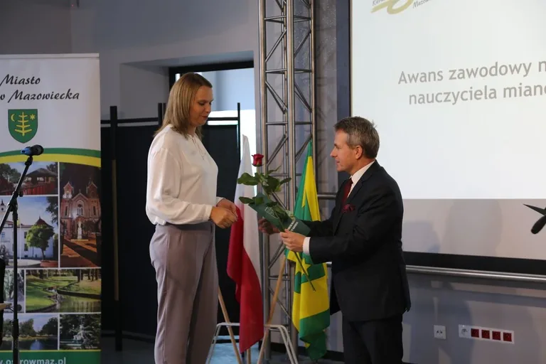 Burmistrz nagrodził najzdolniejszych uczniów w Ostrowi Mazowieckiej (zdjęcia)