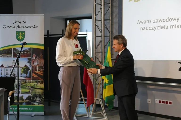 Burmistrz nagrodził najzdolniejszych uczniów w Ostrowi Mazowieckiej (zdjęcia)