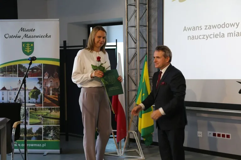 Burmistrz nagrodził najzdolniejszych uczniów w Ostrowi Mazowieckiej (zdjęcia)