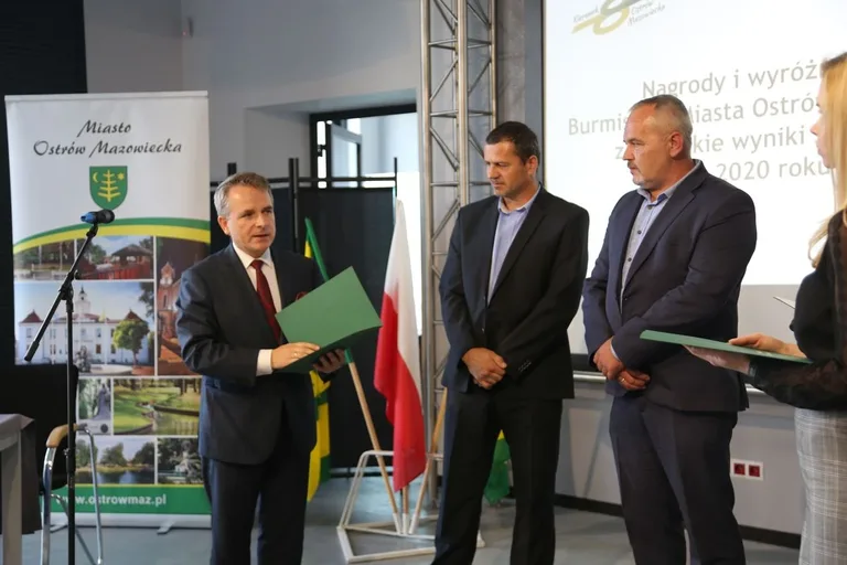 Burmistrz nagrodził najzdolniejszych uczniów w Ostrowi Mazowieckiej (zdjęcia)