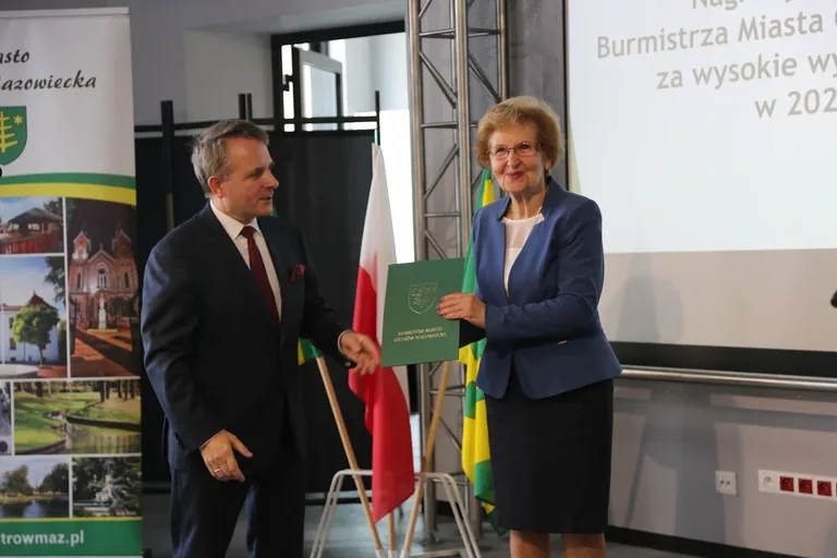 Burmistrz nagrodził najzdolniejszych uczniów w Ostrowi Mazowieckiej (zdjęcia)