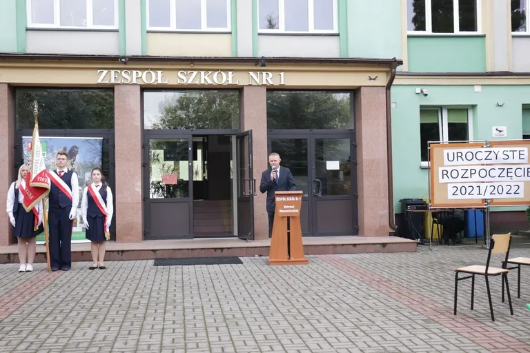 Uroczyste rozpoczęcie roku szkolnego w Rubinku (zdjęcia)