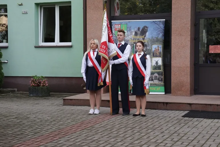 Uroczyste rozpoczęcie roku szkolnego w Rubinku (zdjęcia)