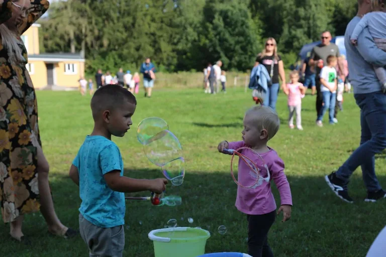 Do Komorowa zawitał Festiwal Baniek Mydlanych! (zdjęcia)