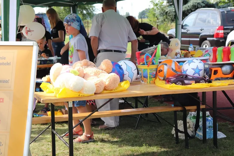 Piknik rodzinny z wieloma atrakcjami w Nurze (zdjęcia)