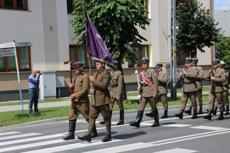 Uroczysty pogrzeb żołnierza w Ostrowi Mazowieckiej (zdjęcia)